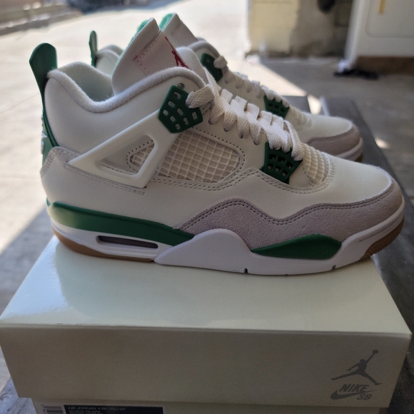 Air Jordan 4 Retro SB Size 5.5 - Picture 4 of 5